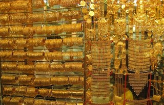 سارقان یک کیلو و ۲۰۰ گرم طلای طلافروش را دزدیدند