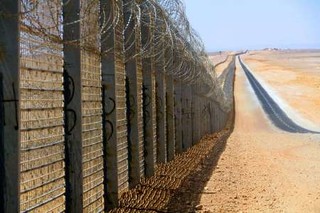 ترامپ روز چهارشنبه دستور ساخت دیوار مرزی با مکزیک را صادر می کند