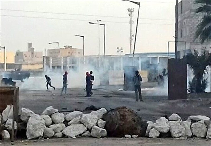 انقلابیون بحرین مسیرهای منتهی به منامه را بستند