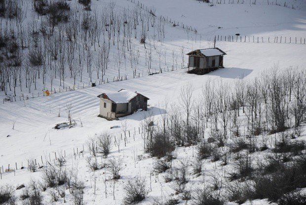 برف جاده سقز- بانه را مسدود کرد/۳۵۰ روستا در محاصره برف