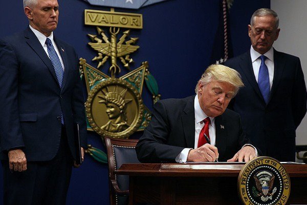 متن کامل دستور اجرایی ترامپ برای ممانعت از ورود اتباع 7کشور به آمریکا