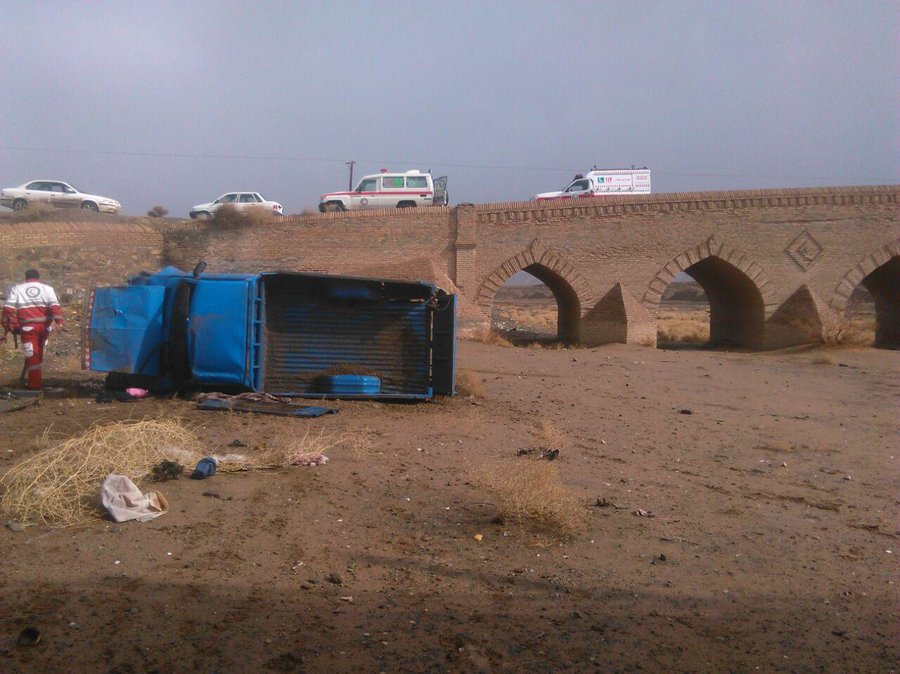  سقوط خودرو از پل درمحور رشتخوار- تربت حیدریه  ۲ مصدوم داشت