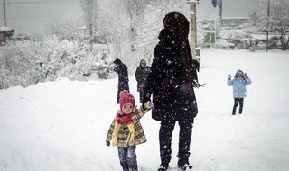 آغاز بارش برف و باران در اغلب نقاط کشور / کاهش محسوس دما از فردا