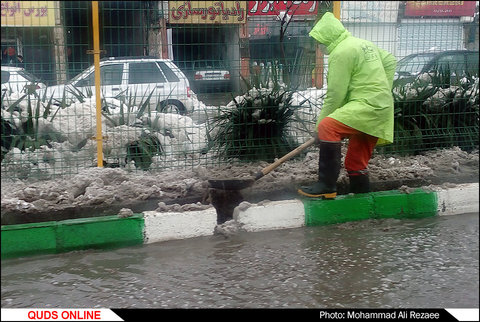 عکسهای موبایلی از بارش برف در مشهد