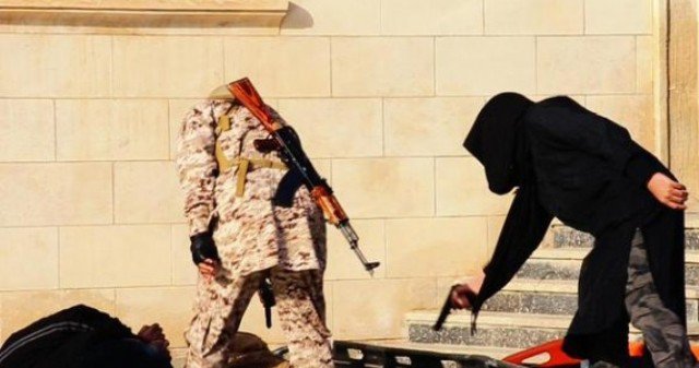 داعش، ۳ سرکرده فراری از نبرد شرق موصل را اعدام کرد