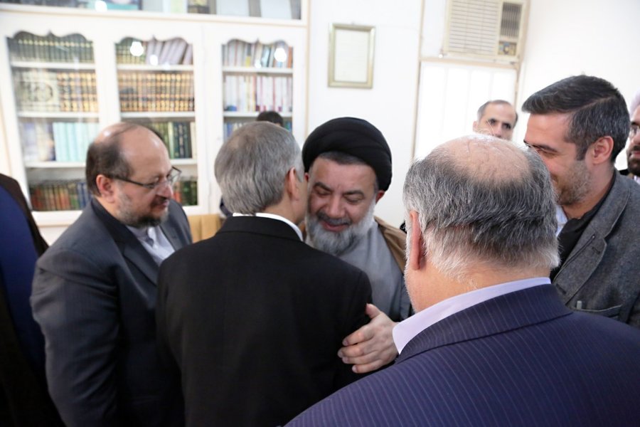 اقتدار نظام مقدس جمهوری اسلامی ایران توأم با عزت و کرامت است

