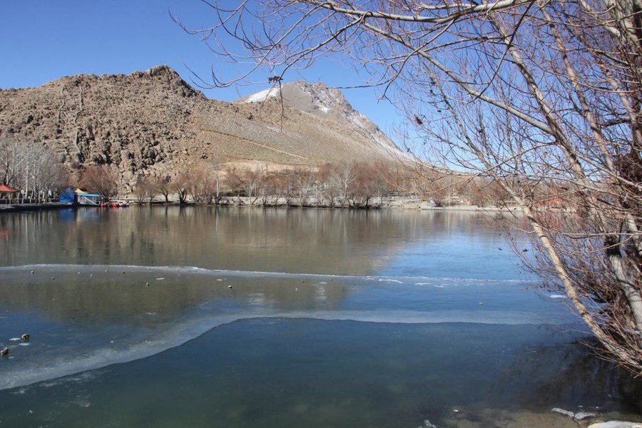 دریاچه «گرداب بن» در چهار محال و بختیاری یخ زد