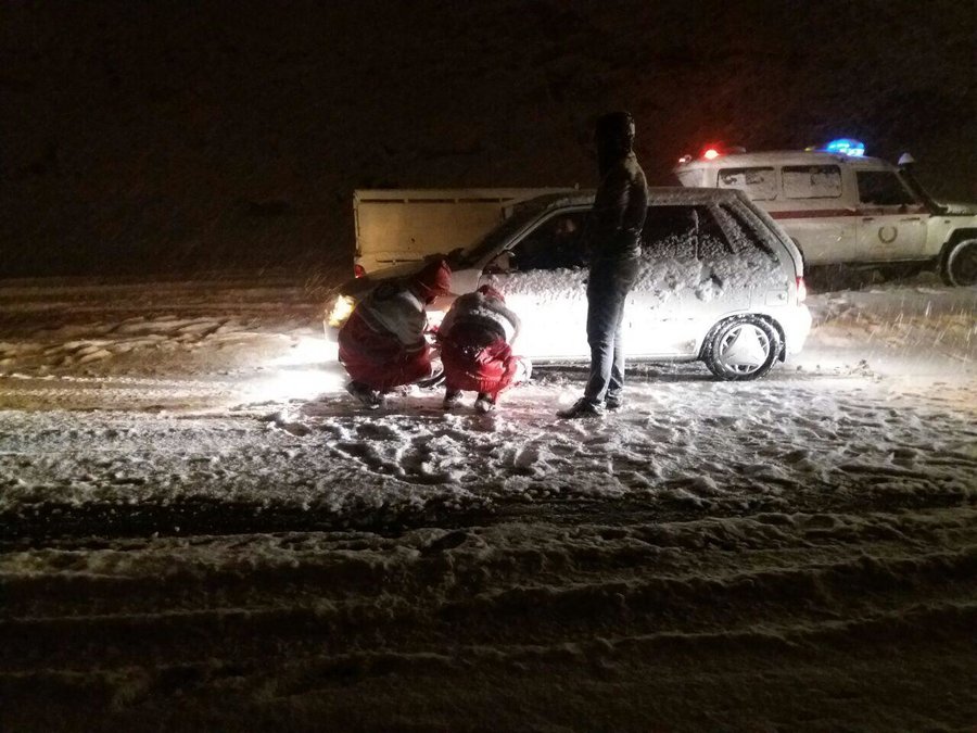 امدادرسانی به ۵۴۰۰ نفر در برف و کولاک مازندران