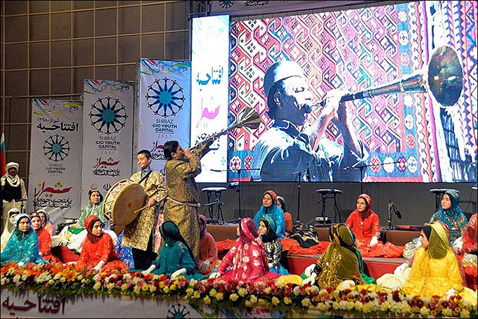 بعضی از مسئولان شیراز لیاقت مسئولیت ندارند/ مراسم پایتختی جوانان جهان اسلام در شیراز، جشن هنر طاغوت را تداعی کرد