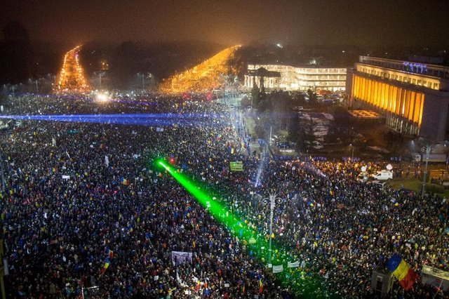 ادامه تظاهرات گسترده مردم رومانی علیه دولت