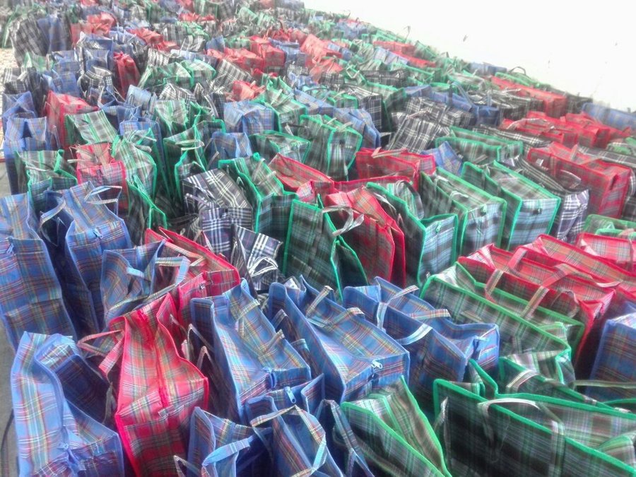 توزیع ۱۶۵۰ بسته حمایتی ارزاق مصرفی در شهرستان تایباد