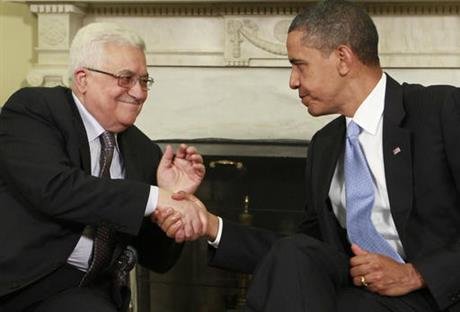 AP: ترامپ علاقه ای به جواب دادن به تلفن های محمود عباس ندارد