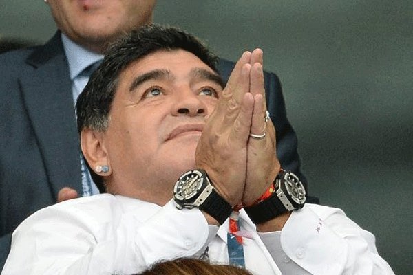 مارادونا: خوشحالم عضوی از فیفای پاک شدم