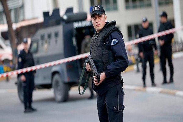 تیراندازی در مقابل دادگاهی در استانبول
