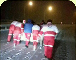 امداد رسانی به ۲۶۱ مسافر گرفتار در برف و کولاک