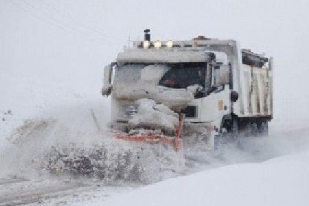 ۹۰ درصد راه های روستایی سقز بر اثر بارش برف بسته شد