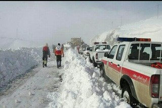 برف و باران ۸ استان کشور را درگیر کرد؛ روستاهای کردستان در محاصره برف