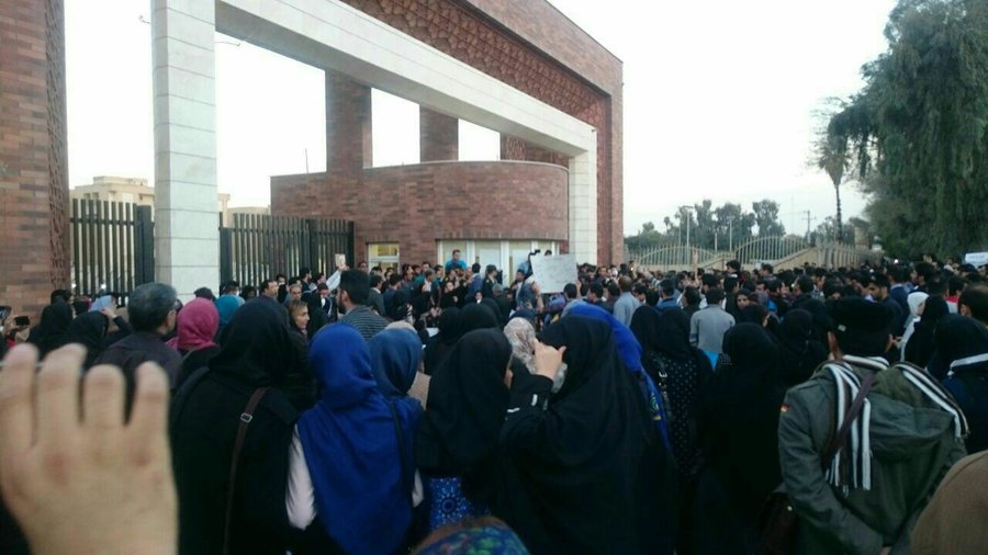 هرگونه تجمع مردم مقابل استانداری خوزستان ممنوع شد
