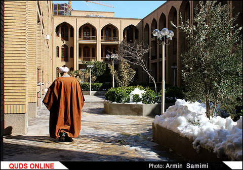 بازدید تولیت آستان قدس رضوی از مدرسه علمیه آیت الله العظمی خوِئی