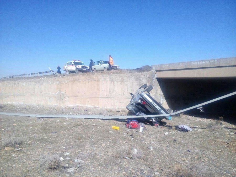۴ سرنشین خودروی سواری در محور نیشابور- مشهد روانه بیمارستان شدند