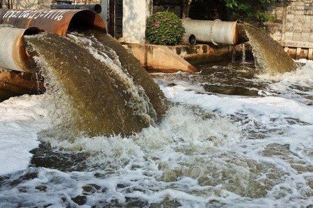 سالانه ۷۶ میلیون مترمکعب فاضلاب به رودخانه کارون می ریزد