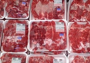 آخرین قیمت گوشت در بازار / عرضه گوشت تازه در فروشگاه‌های زنجیره‌ای و نمایشگاه بهاره