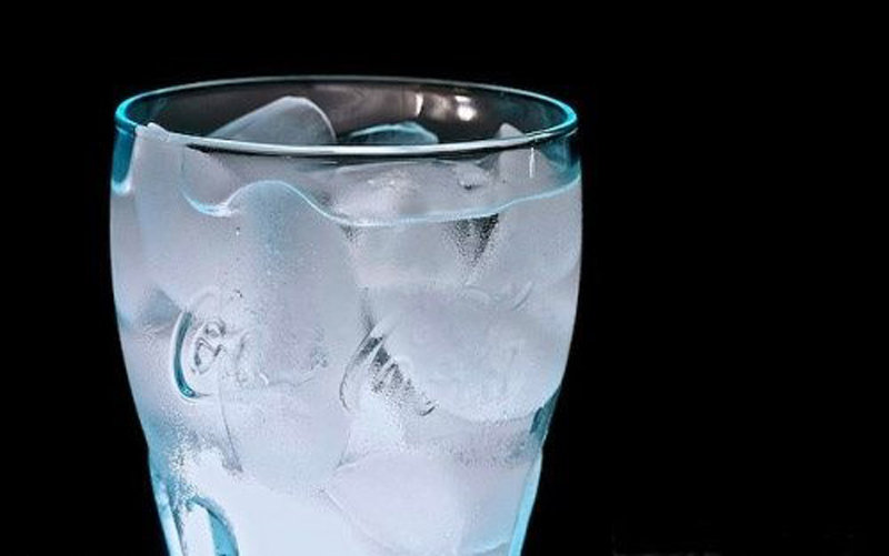 مصرف «آب سرد» در همه سنین مضر است

