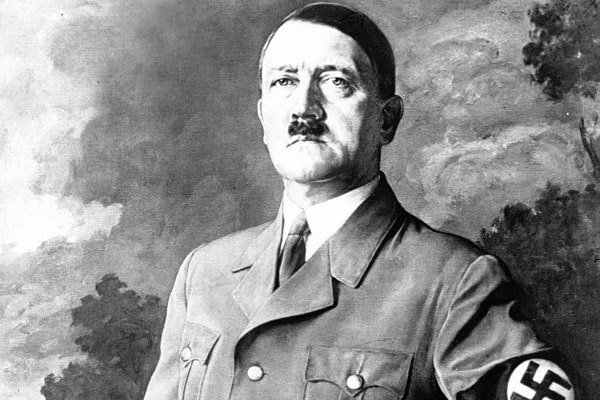 ادعای مرد ۱۲۸ ساله: من هیتلر هستم!+عکس
