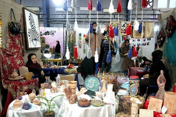 نمایشگاه محصولات خودکفایی مددجویان کمیته امداد استان یزد افتتاح شد