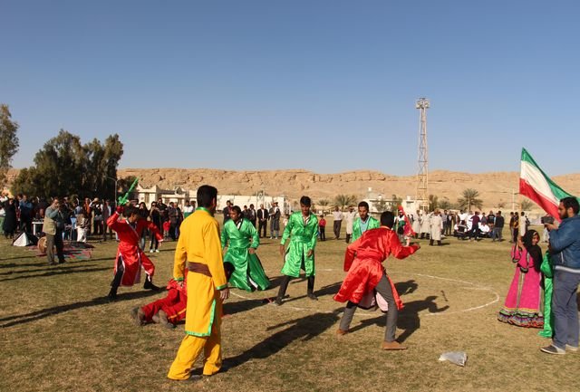 جشنواره بازی‌های بومی و محلی در پارک‌های مشهدمقدس برگزار شد