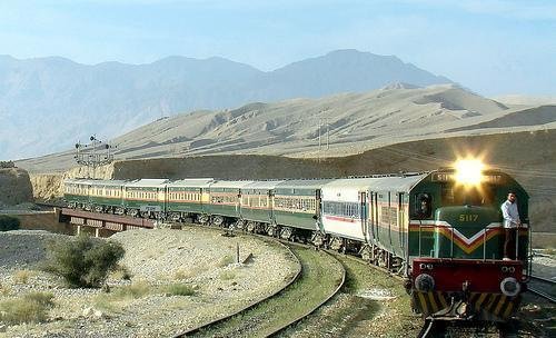 راه آهن مشهد در ایام نوروز پذیرای ۵۰ درصد ظرفیت ریلی کشور است