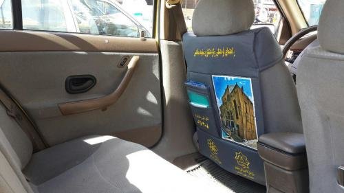 تاکسی زائران مشهد به کتابخانه سیار تجهیز شدند