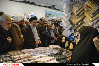 بازدید تولیت آستان قدس رضوی از نمایشگاه مهر درخشان/گزارش تصویری