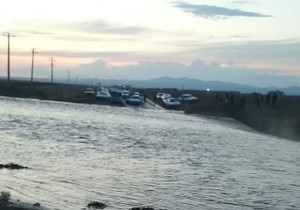 جاده بوشهر- دیر به علت طغیان رودخانه مُند بسته شد