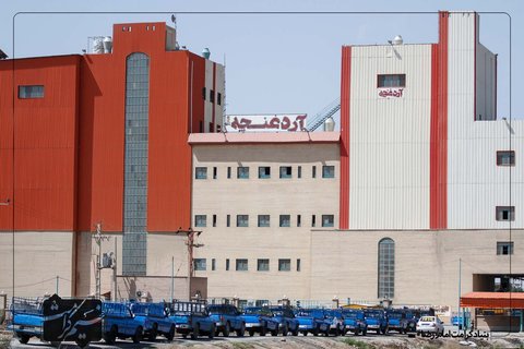کارخانه آرد غنچه - بارگیری و ارسال آرد به مناطق محروم طرح عیدانه نسیم کرامت - استان خوزستان