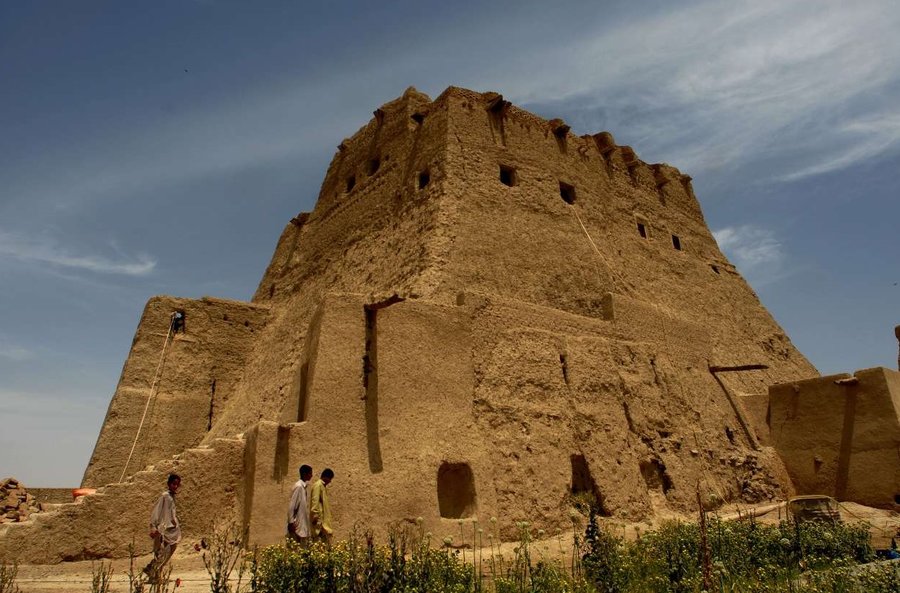 قلعه «سب» در سیستان و بلوچستان میزبان جشن نوروزی است