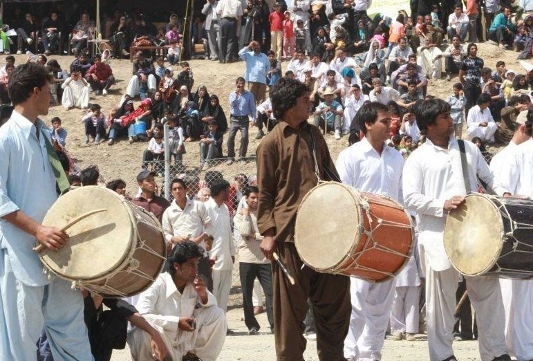 جشن نوروزی در تنگه سرحه شهرستان نیکشهر برگزار شد