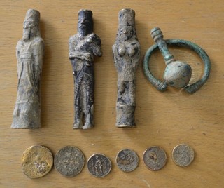 عتیقه‌های دوران ساسانی از قاچاقچیان در هشترود کشف شد