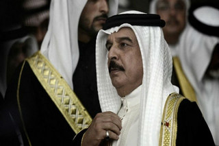 پادشاه بحرین با محاکمه غیرنظامیان در دادگاه‌های نظامی موافقت کرد