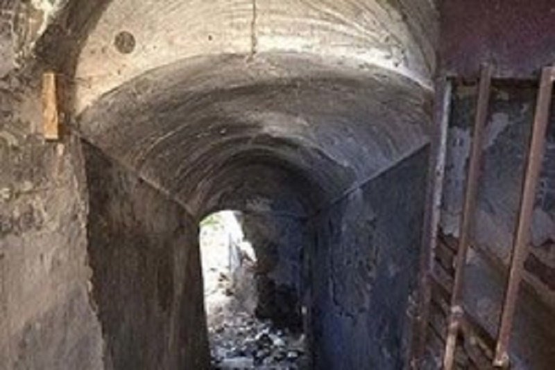 فیلم / فرو ریختن حمام قدیمی نیشابور در اثر زلزله