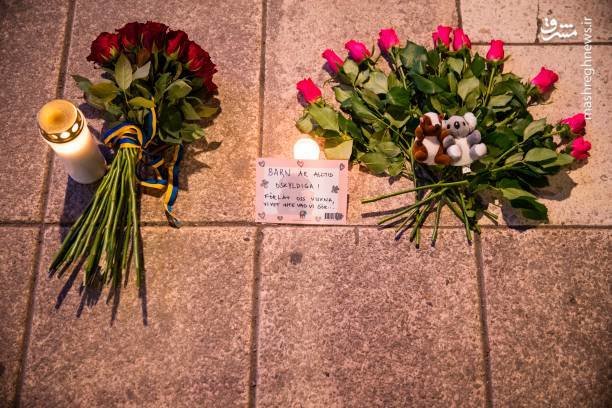 تصاویر/ ادای احترام مردم استکهلم به قربانیان حادثه تروریستی