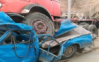 خواب آلوگی راننده تانکر دو نفر را به کام مرگ کشاند