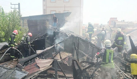 آتش سوزی در شیروان ۱۵ نفر را راهی بیمارستان کرد