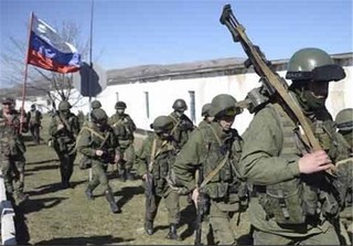 عکس/ تمرین عجیب سربازان روس قبل از رژه!
