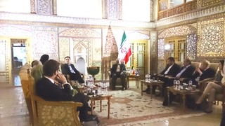 فرانسه خواستار توسعه روابط با ایران است