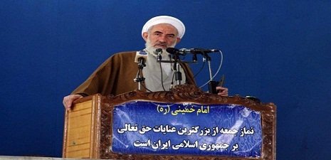 ملت ایران در جریان زلزله کرمانشاه اوج وحدت را به نمایش گذاشتند