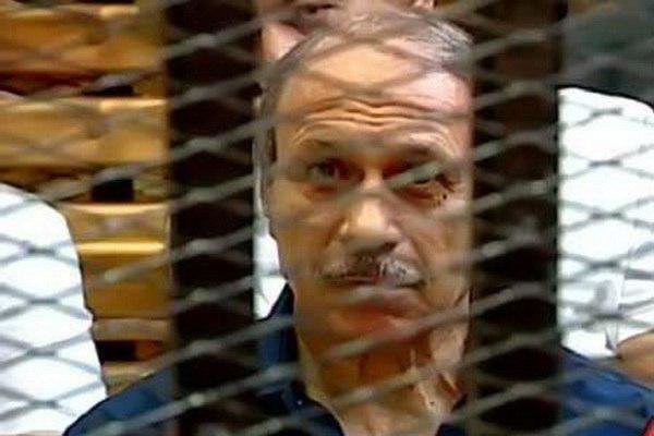 دادگاه قاهره وزیر کشور «حسنی مبارک» را به ۷ سال حبس محکوم کرد
