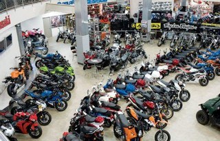 اکثر موتور سیکلت و دوچرخه های موجود در بازار وارداتی است/ متاسفانه وضعیت فعلی واردات باعث شده تمام خلاقیت های تولیدکنندگان از بین برود