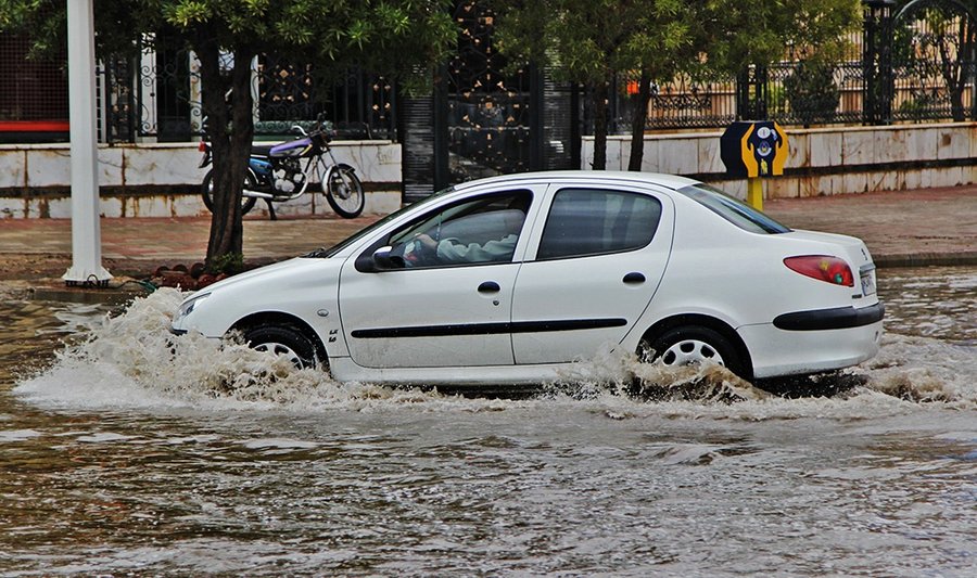 سیلابی شدن معابر عمومی با ورود سامانه بارشی جدید
