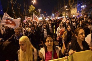 تظاهرات هزاران نفر از مخالفان اردوغان در ترکیه